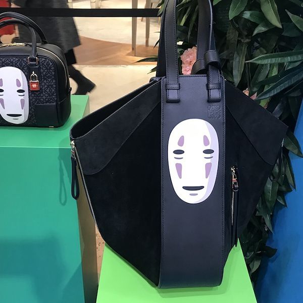 完売必至!ロエベ×千と千尋の神隠し 偽物 カオナシ ハンモック トートバッグ (クラシックカーフ&スエード)A538H02X14